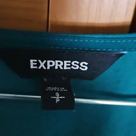 Express green dress - Picture 3 of 4